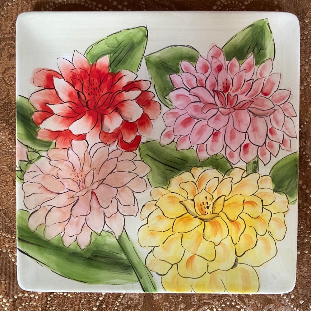 Serving Dish with dip bowl.